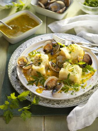 Bacalao rebozado con veloute de almejas  | 