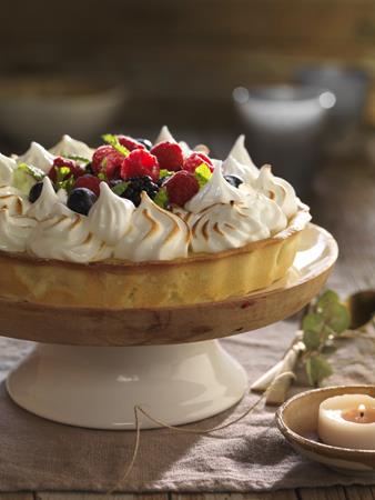 Tarta de limón con merengue y frutos rojos  | 