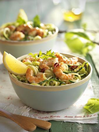 Espaguetis de calabacín con gambas al ajillo | 