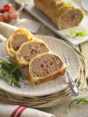Pastel de carne con costra de hojaldre | 