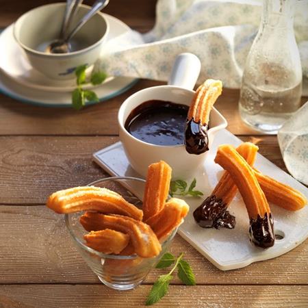   Churros con chocolate caliente  | 