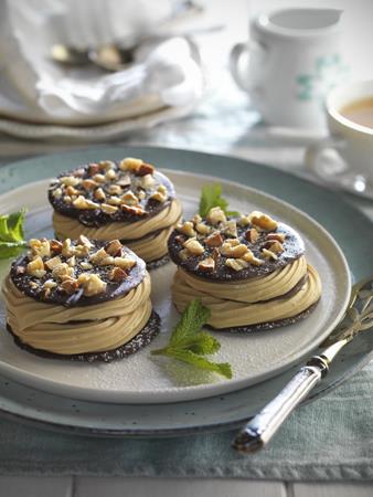 Milhojas de chocolate, frutos secos y dulce de leche | 